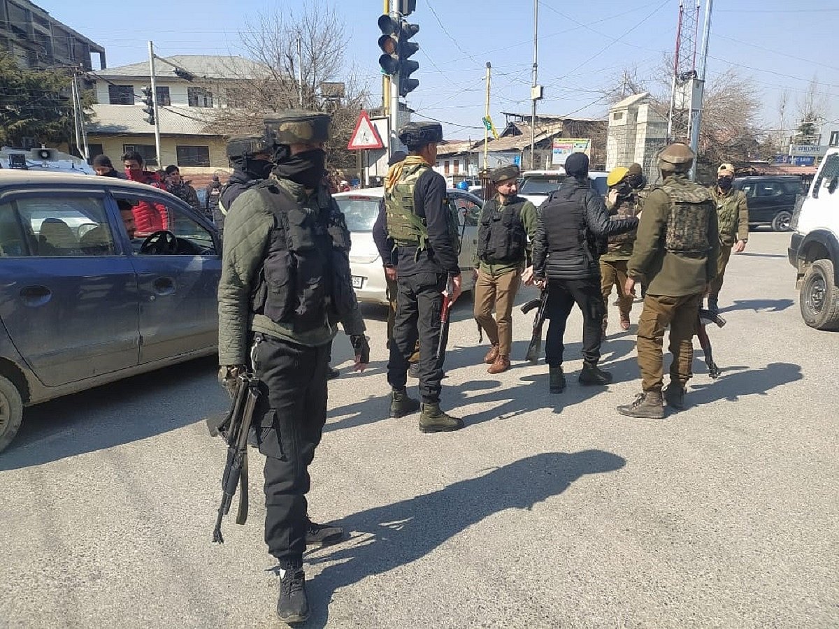 J&K Police deny issuing any emergency advisory on non-locals