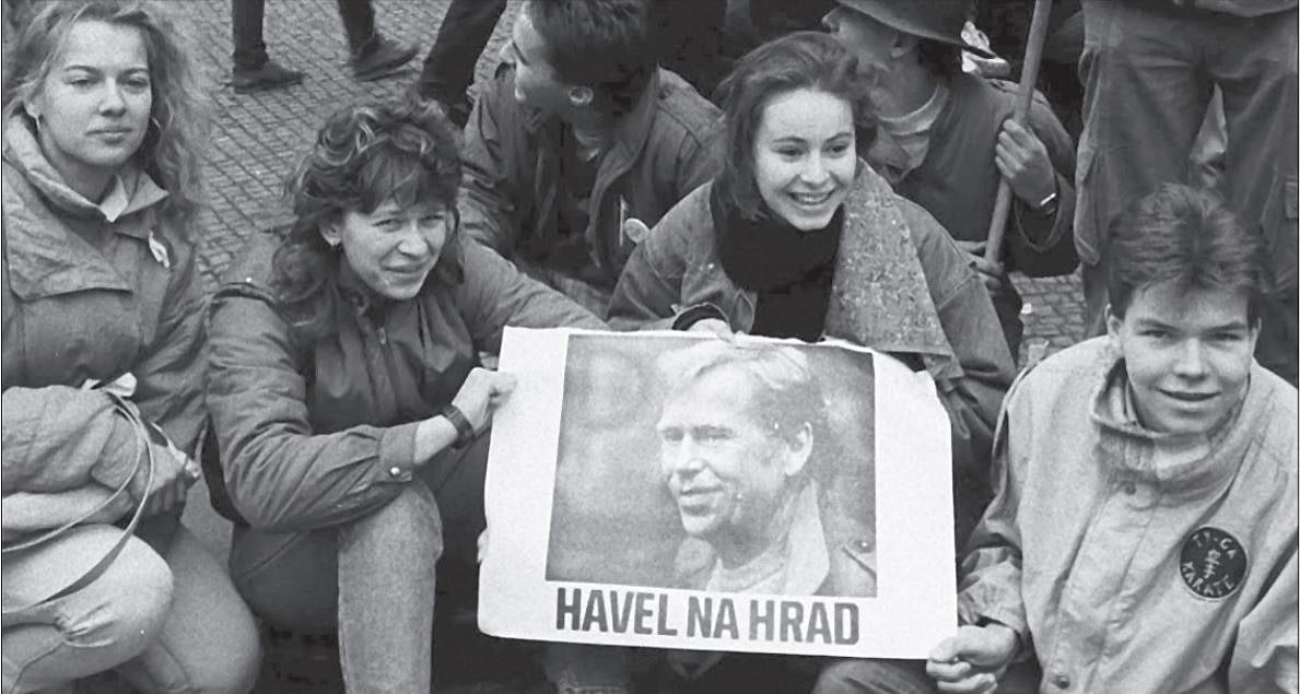 Protestors in Prague with Havel na hrad (Havel to the Castle) posters during the Velvet Revolution
in 1989. Havel went on to become the first elected president of Czechoslovakia
