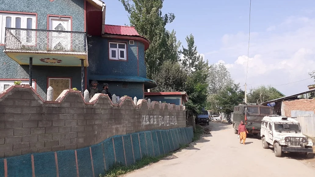 NIA carries out raids at multiple places in Kashmir