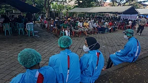 Covid pandemic killed 80K-180K health workers till May 2021: WHO