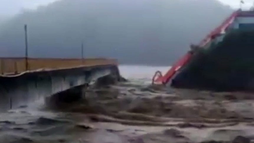 What caused devastating rains in Uttarakhand, Kerala at this time of year?