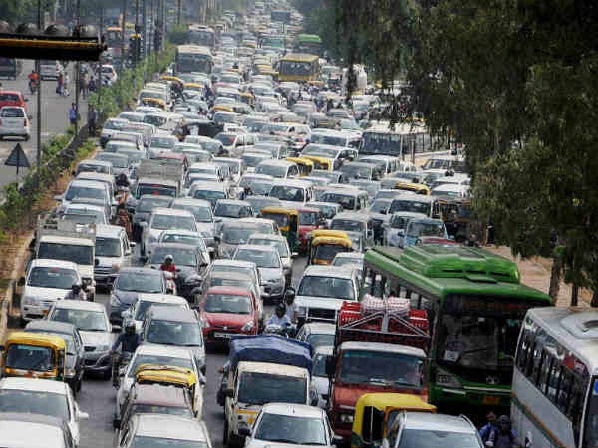 Delhi will choke again because of private vehicles on the road, not because of stubble burning