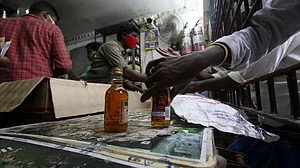 Suspected hooch kills 10 in dry Bihar during Holi