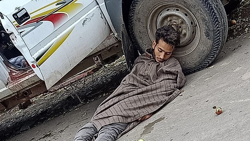 Youth carrying fruits home shot dead in J&K’s Shopian