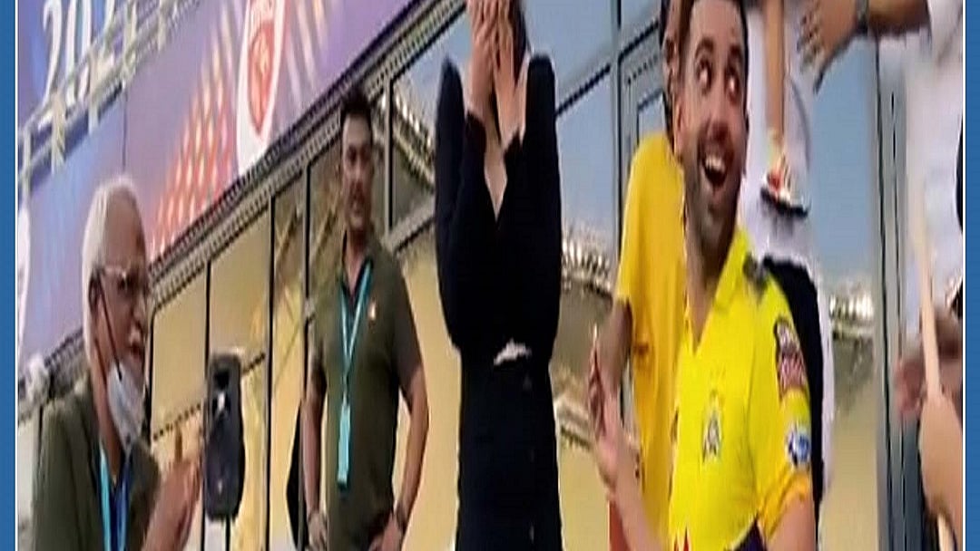 Watch: Deepak Chahar proposes to girlfriend after CSK's IPL game, she said yes