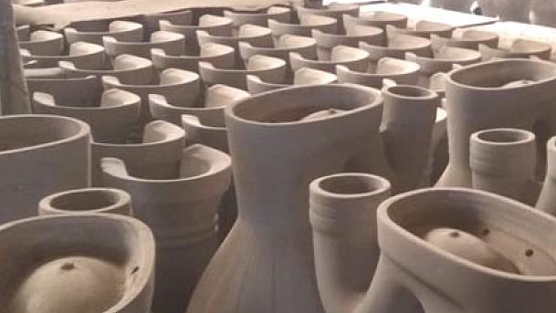 Despite fatal silicosis, Gujarat ceramic hub 'evades' health insurance, minimum wage