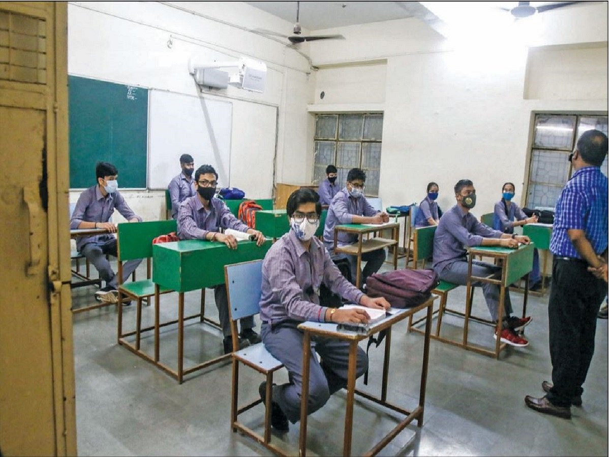 No school till vaccinated, rule students & parents