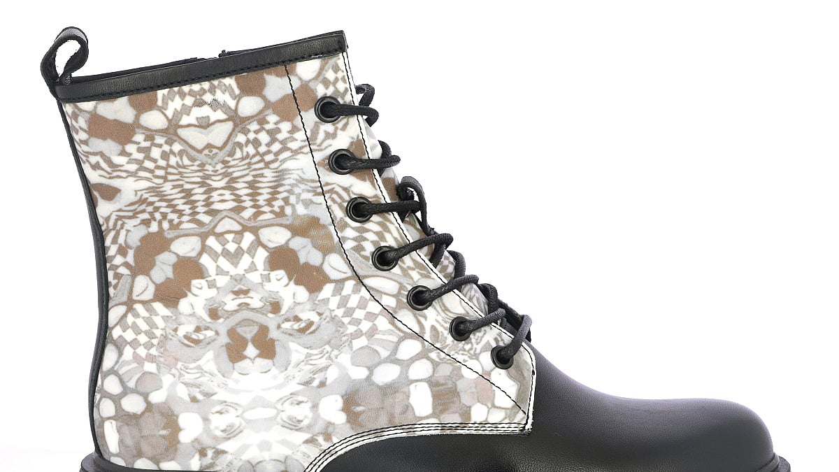 Fashion shoes: Combination of comfort and style is necessary