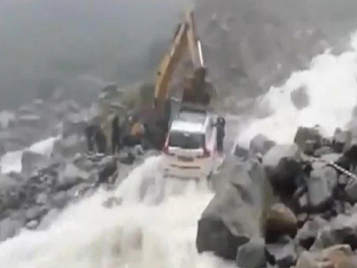 5 dead as heavy rains lash Uttarakhand;  Watch videos