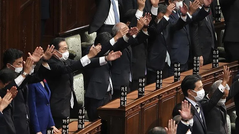 Japan PM dissolves lower house for October 31 national election