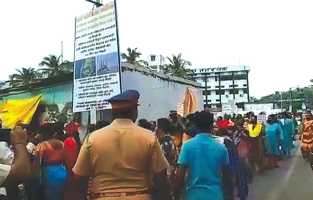 Koli women stage a protest in Mumbai