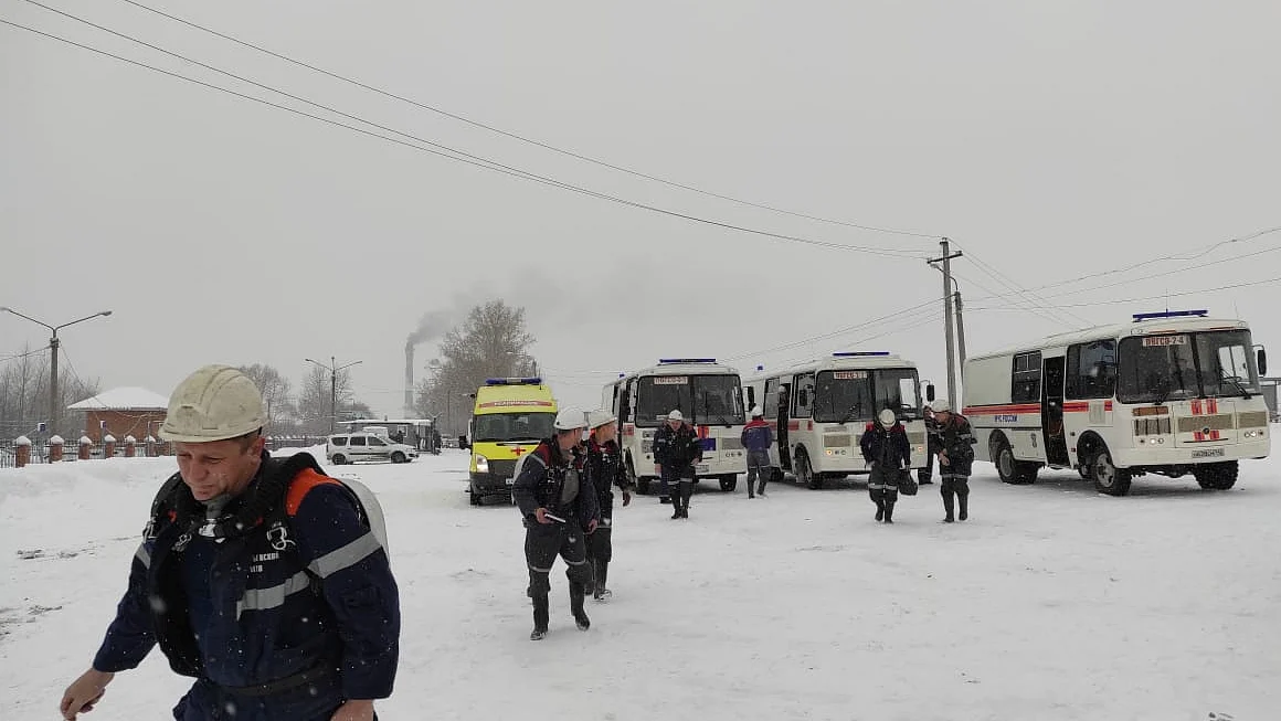 Coal mine fire in Russia''s Siberia kills 11, dozens trapped