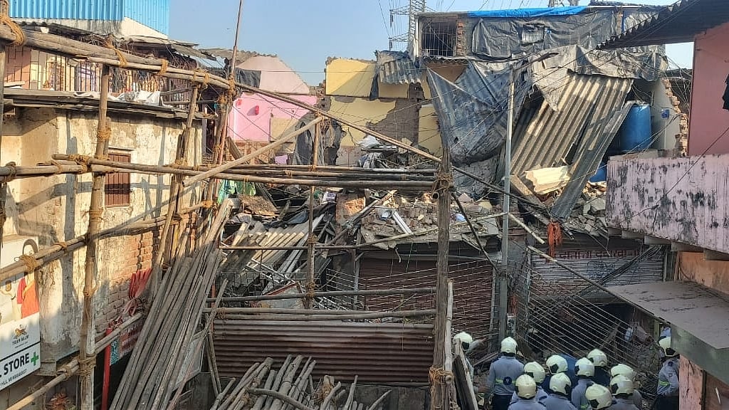 9 injured in Mumbai slum house crash