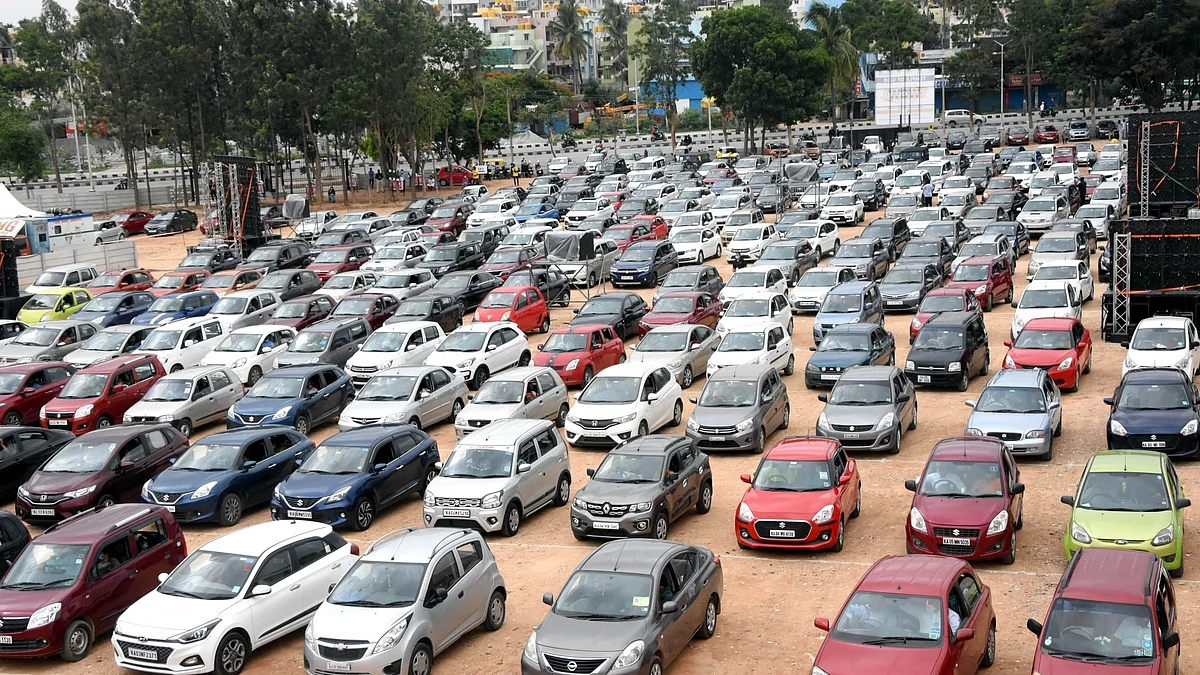 South Delhi multi-level parking facility collapses, Mayor orders probe