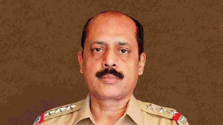 LIVE News Updates: Esplanade Court sends Sachin Waze to Crime Branch custody till Nov 6