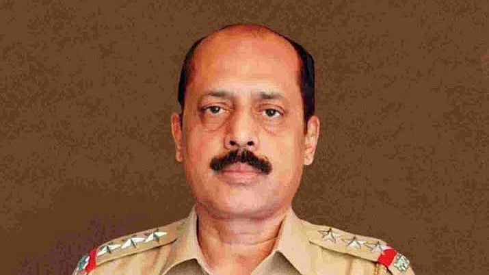 LIVE News Updates: Esplanade Court sends Sachin Waze to Crime Branch custody till Nov 6