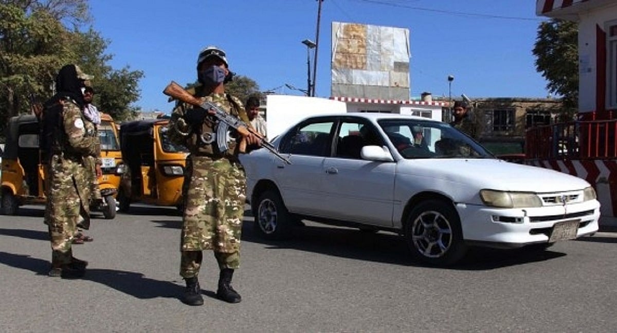 Taliban allows traders to carry weapons for protection