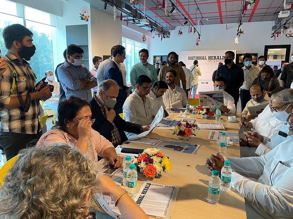 'National Herald' launches its Mumbai edition on Pt. Nehru's 132nd birth anniversary