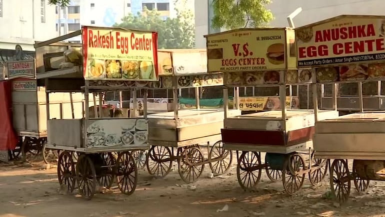 Gujarat: Ahmedabad civic body orders removal of road-side non-veg food stalls