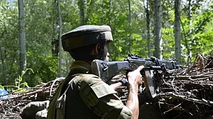 Families of 2 killed in Srinagar gunfight dispute police version
