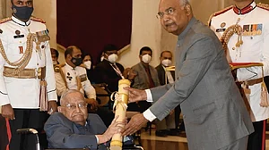 President Kovind presents 2021 Padma awards