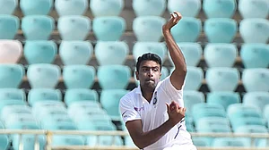 Thank you for inspiring me, Bhajji pa… I took up off-spin only after seeing you: Ashwin
