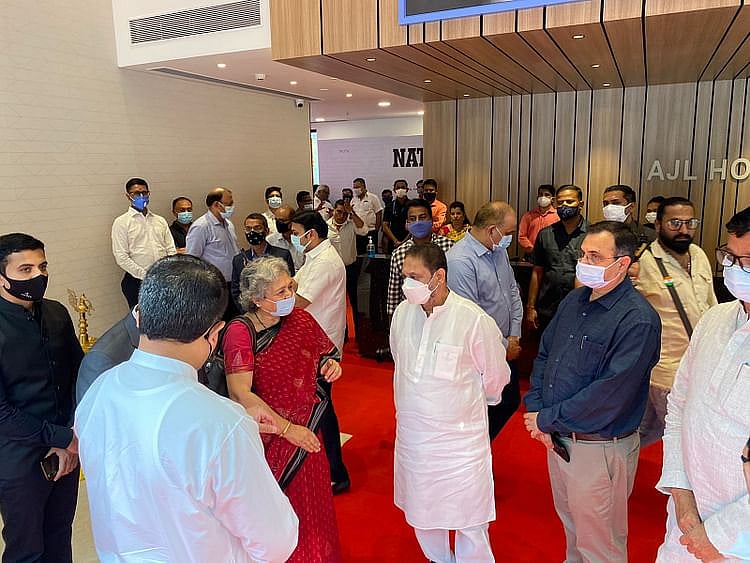'National Herald' launches its Mumbai edition on Pt. Nehru's 132nd birth anniversary