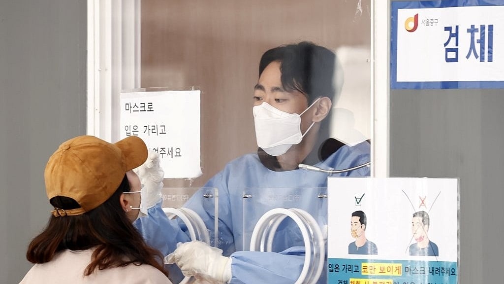 South Korea's daily Covid cases fall below 4,000; deaths at record highs