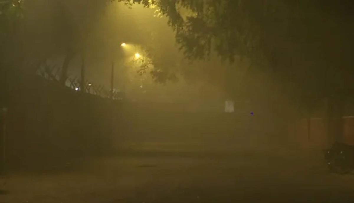 Delhi gasps for air on Diwali night as cracker ban goes up in smoke, AQI 'severe'