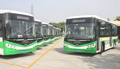Only CNG, electric trucks allowed to enter Delhi from November 27 