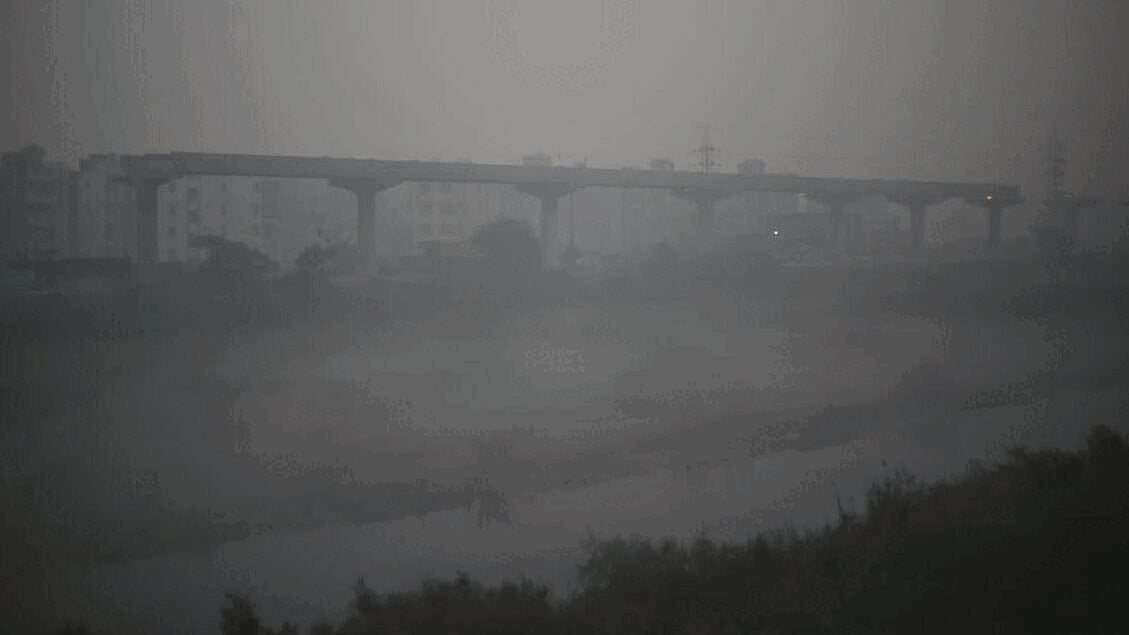 Hazy morning after Diwali, Air Quality Index severe post flurry of crackers