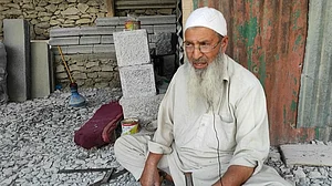 Lockdown Effect: Craftsmen left in the lurch in Kashmir with no help from the state government