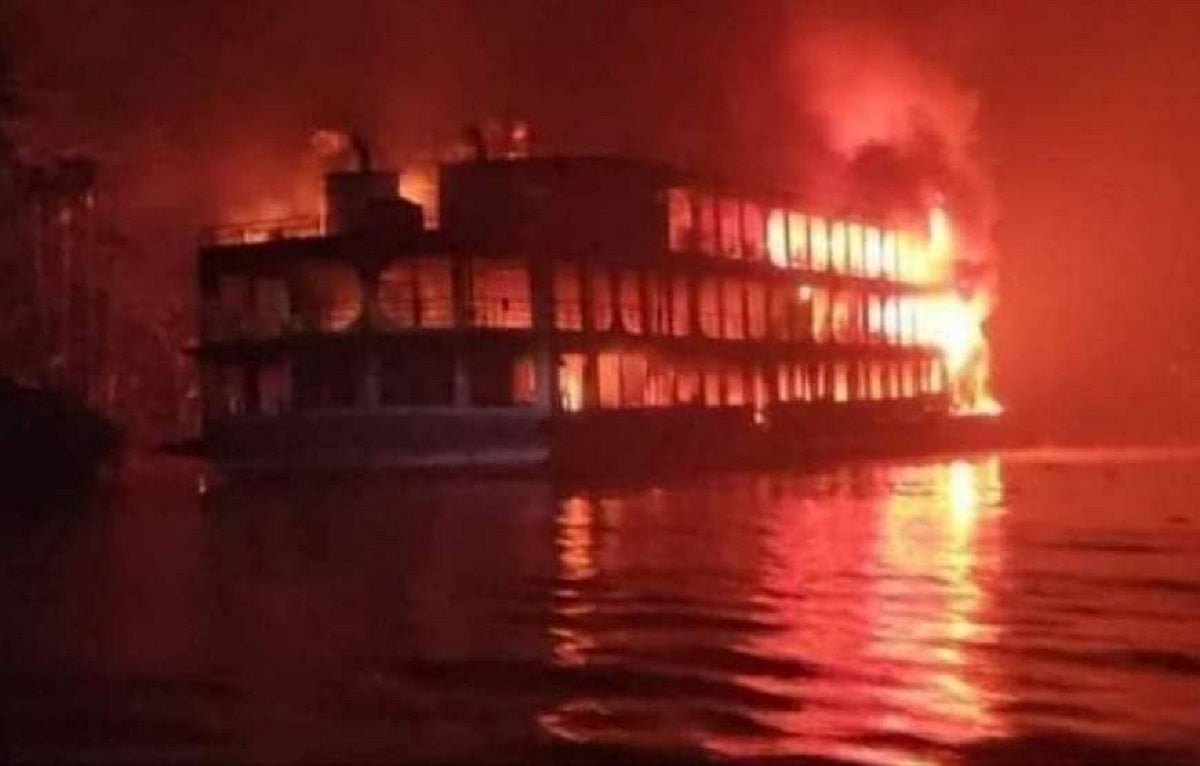30 killed in B'desh ferry blaze