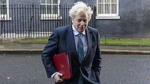UK sees first death due to Omicron: Johnson
