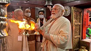 PM offers prayers at Kal Bhairav temple in Varanasi