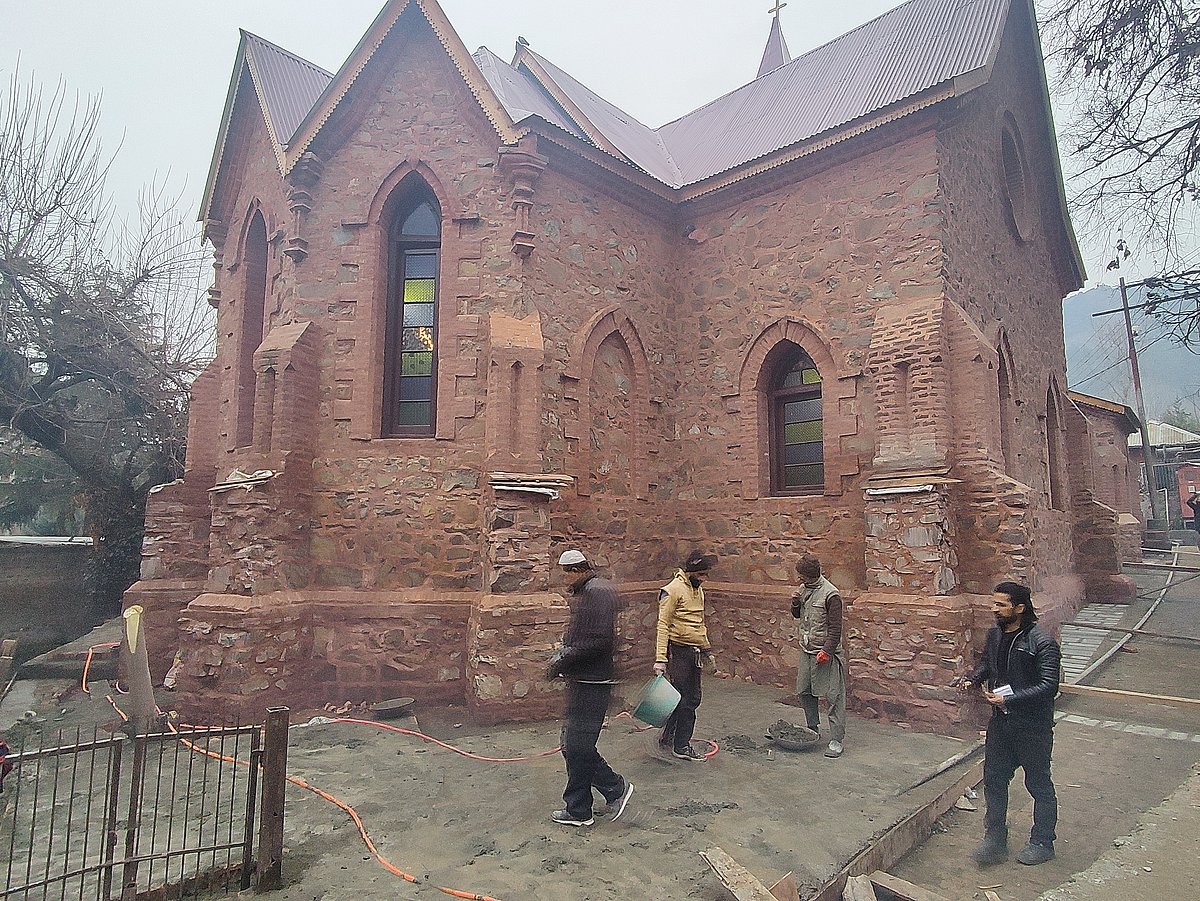 Prayers held on Christmas after 30 years in Srinagar Church