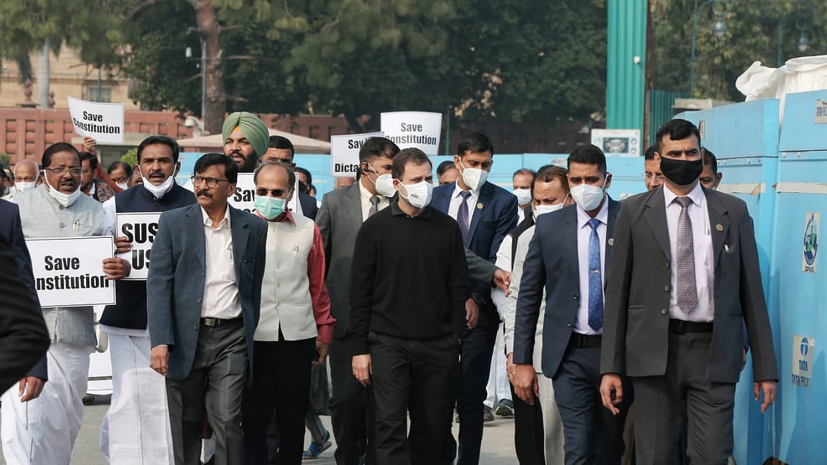Opposition leaders taking out a march