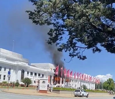 Protesters set fire to Australia's Old Parliament House