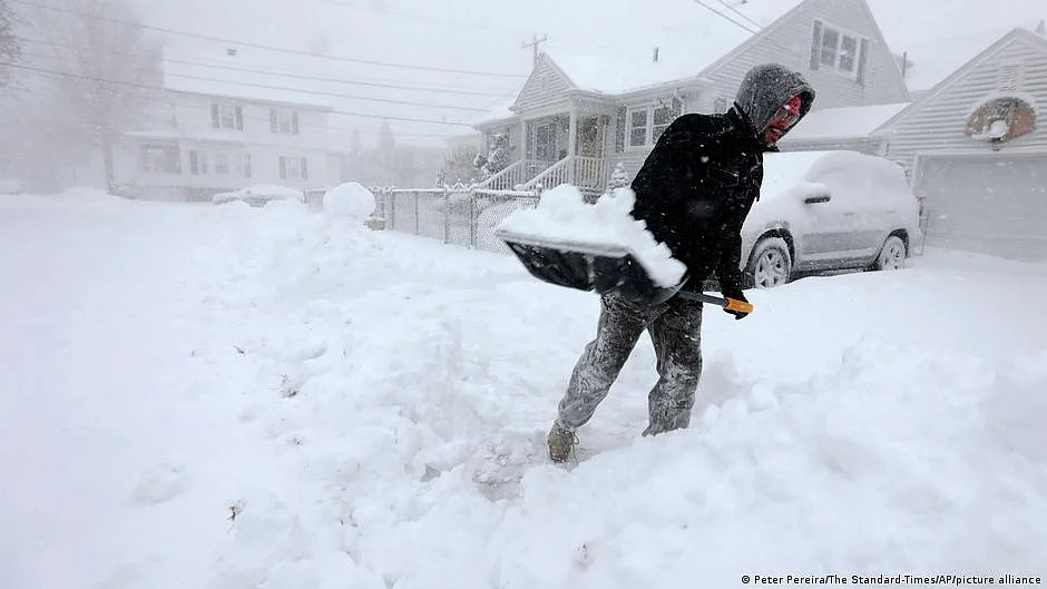 Representative image of US snowstorm.