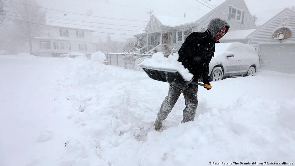 Representative image of US snowstorm.