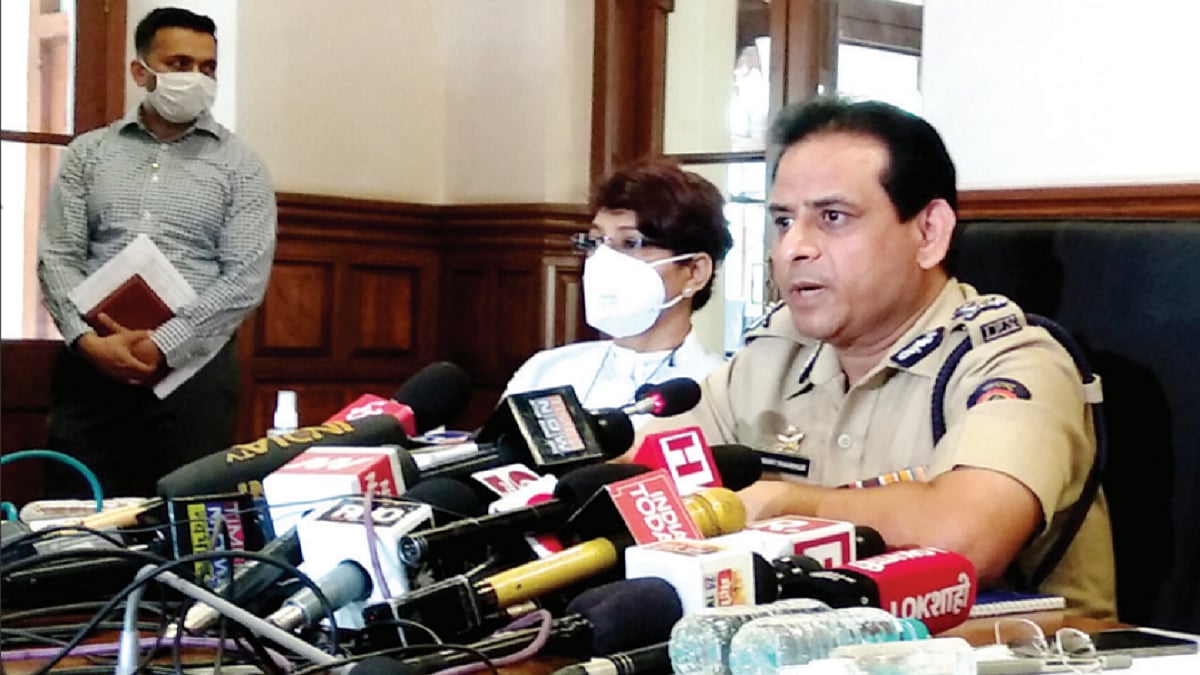 Mumbai Police Commissioner Hemant Nagrale briefs the press about the arrest of the accused in Bulli Bai app case