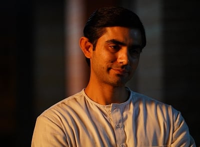 'Rocket Boy' Ishwak Singh reveals why he takes notes for acting
