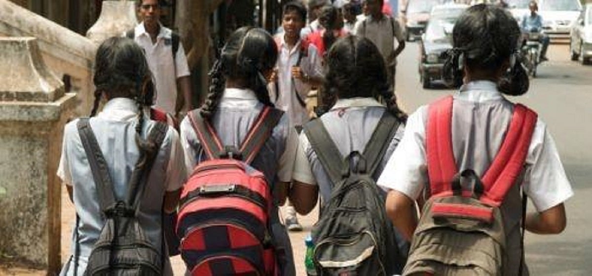 Headmistress forces girl student to strip, assaults for carrying mobile phone to school in K'taka