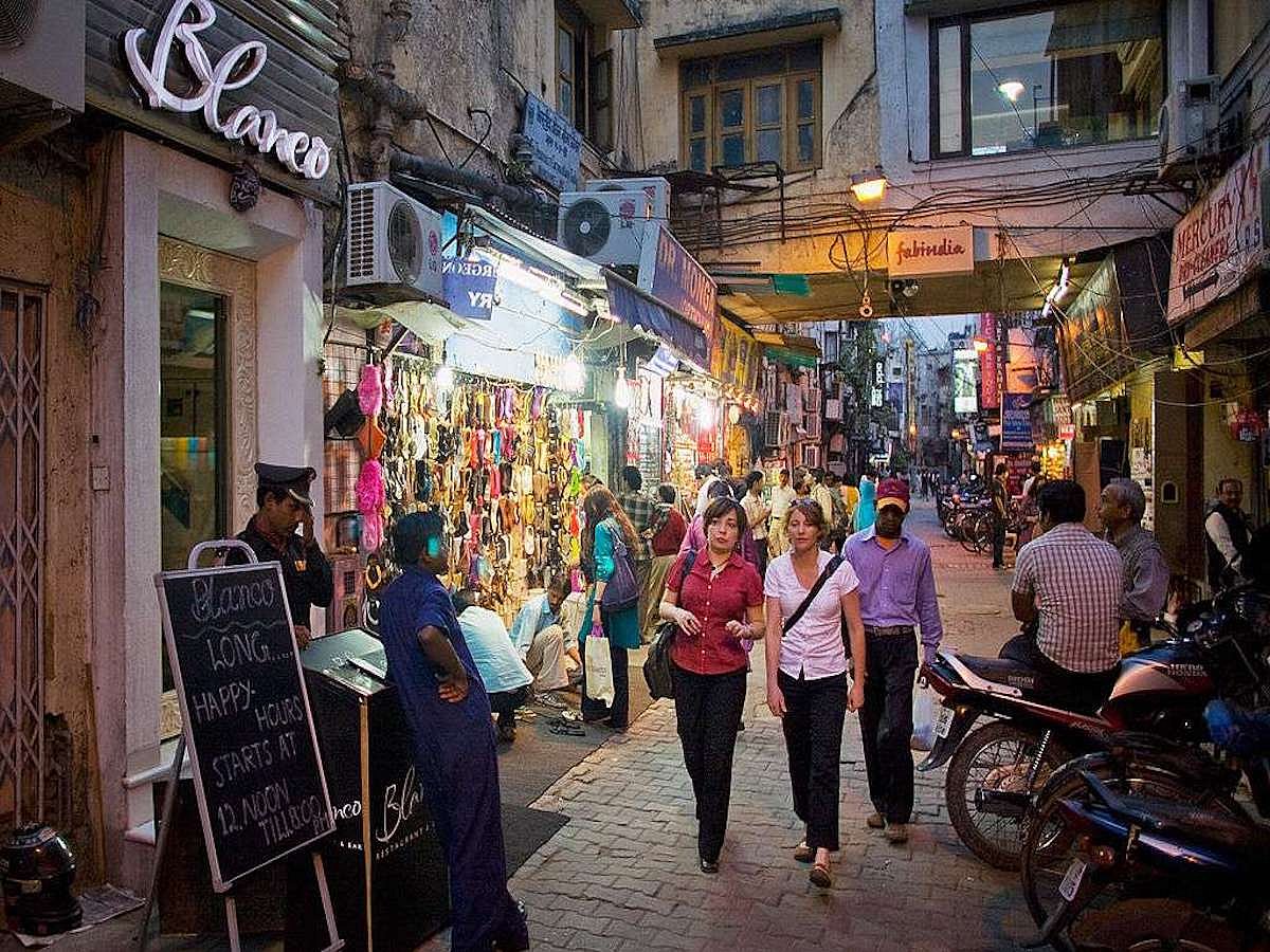 Significant dip in footfall at commercial, tourist places in Delhi due to pollution