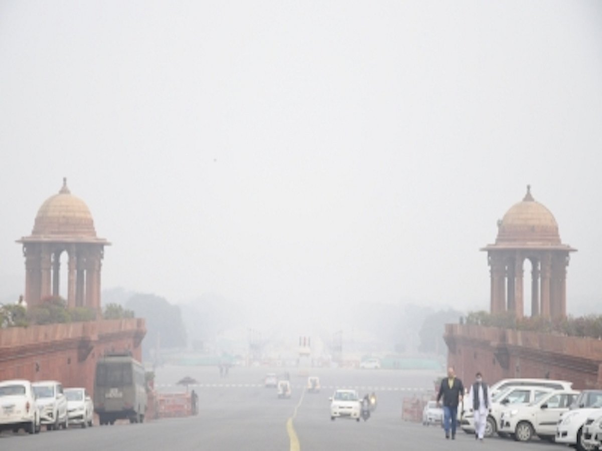 Misty morning in Delhi