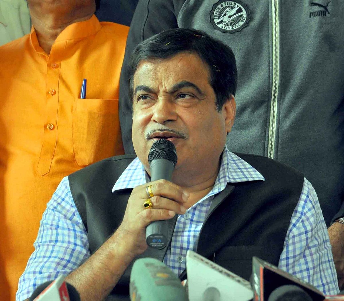 Nitin Gadkari tests Covid-19 positive