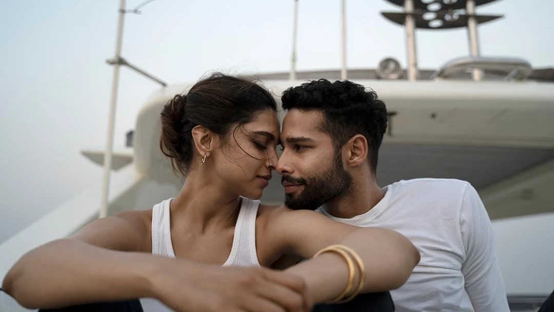 ‘Doobey’, first song from 'Gehraiyaan' personifies the heady rush of falling in love!