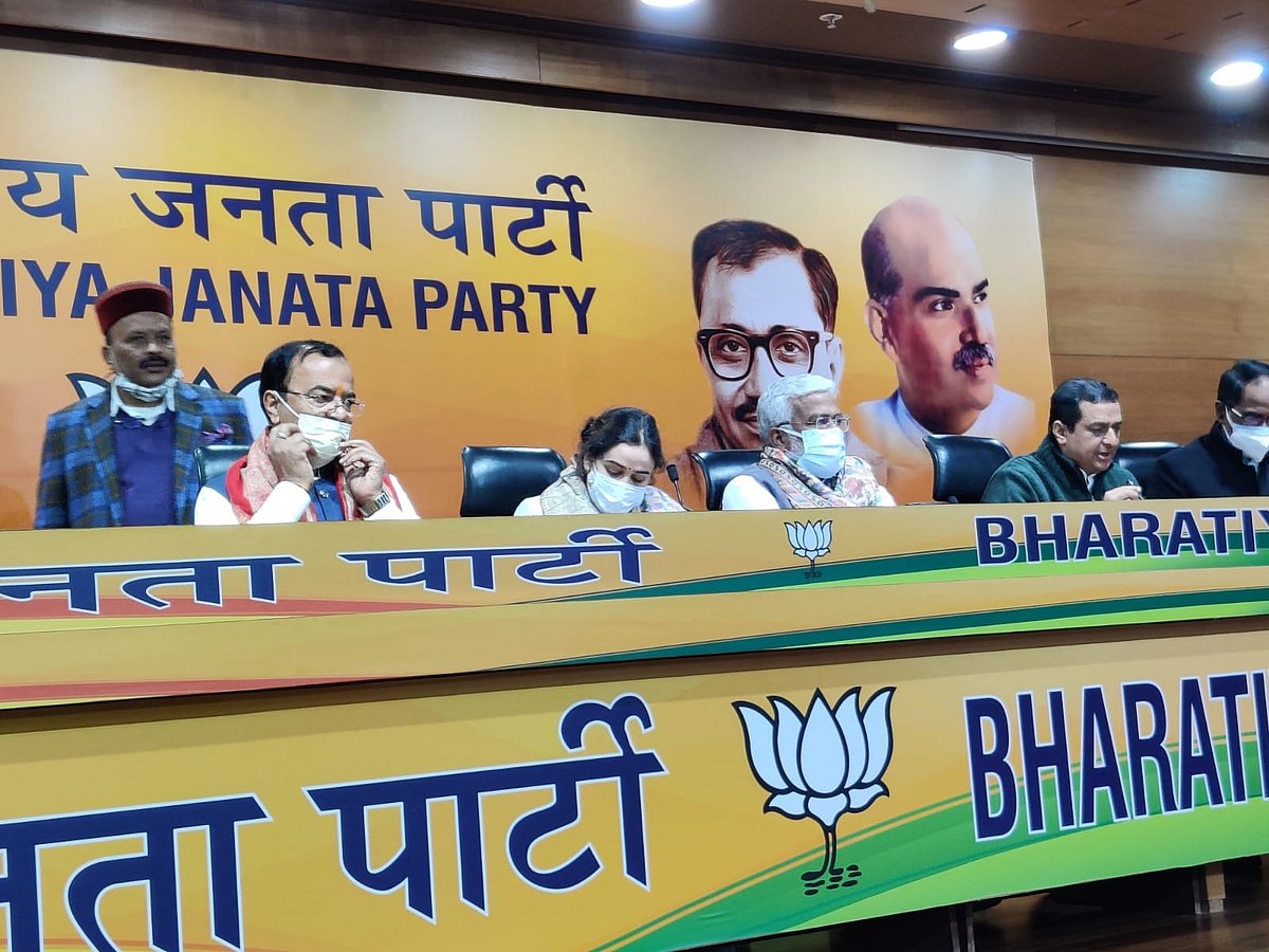 Mulayam Singh's daughter-in-law Aparna Yadav joins BJP