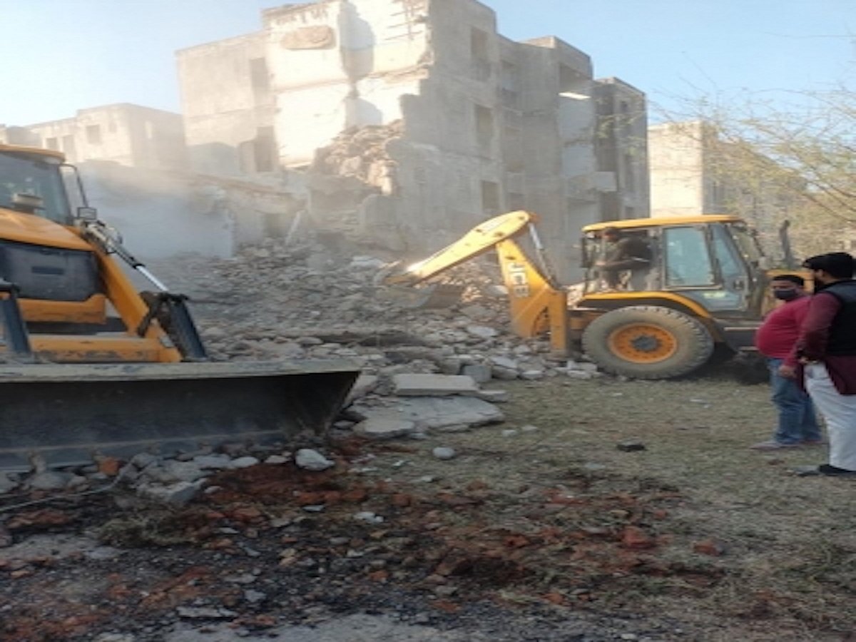 Building collapses in north Delhi; 1 killed