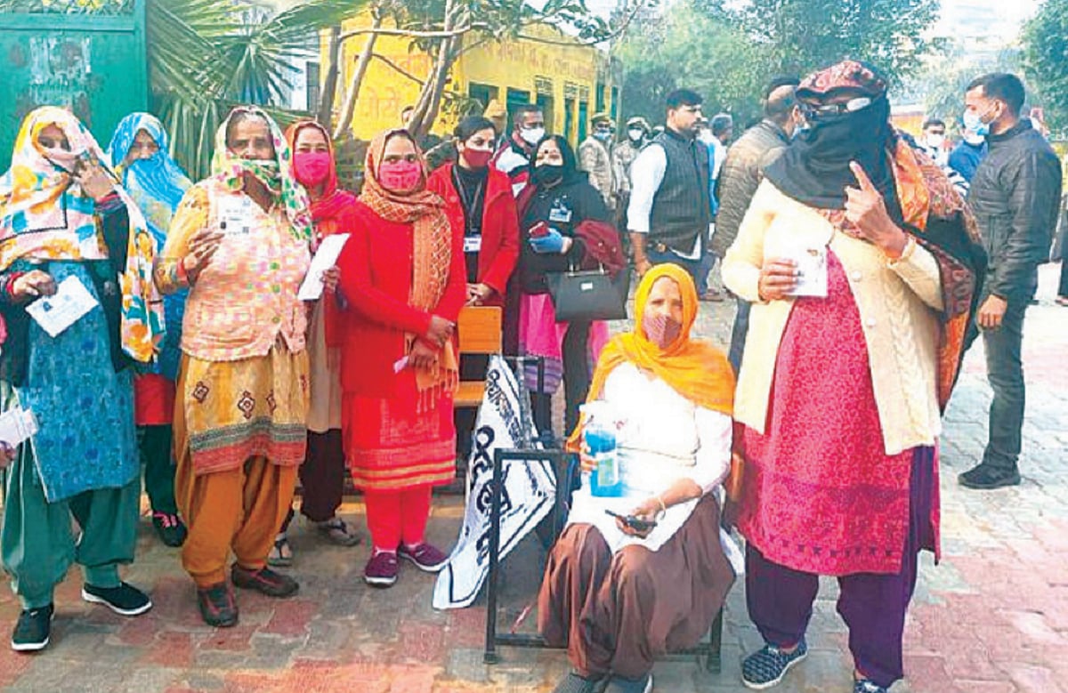 In Maharashtra, politicians are far more accountable than MLAs in Uttar Pradesh 